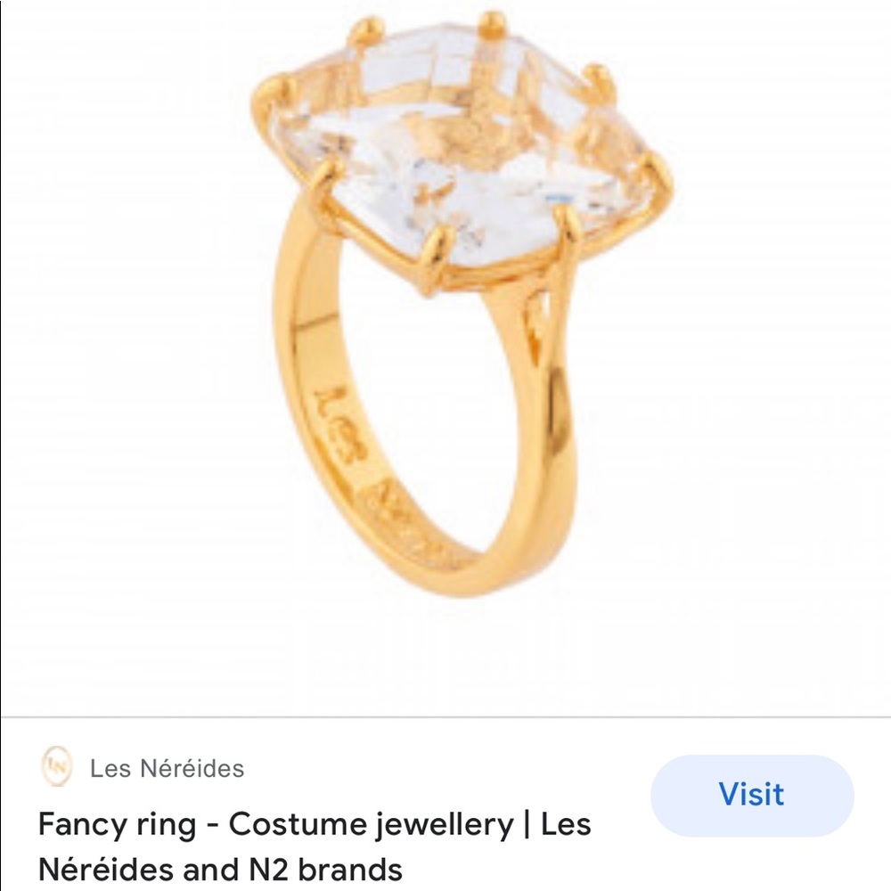Les Nereides costume ring. ❤️ perfect condition.